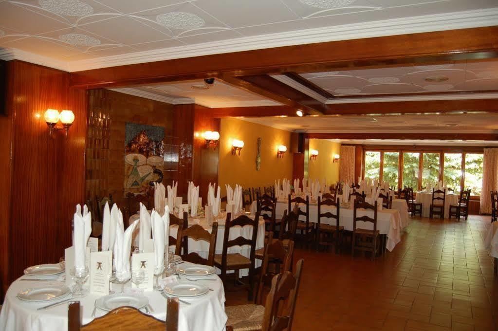 Hostal Torras 圣希拉里萨卡尔姆 外观 照片