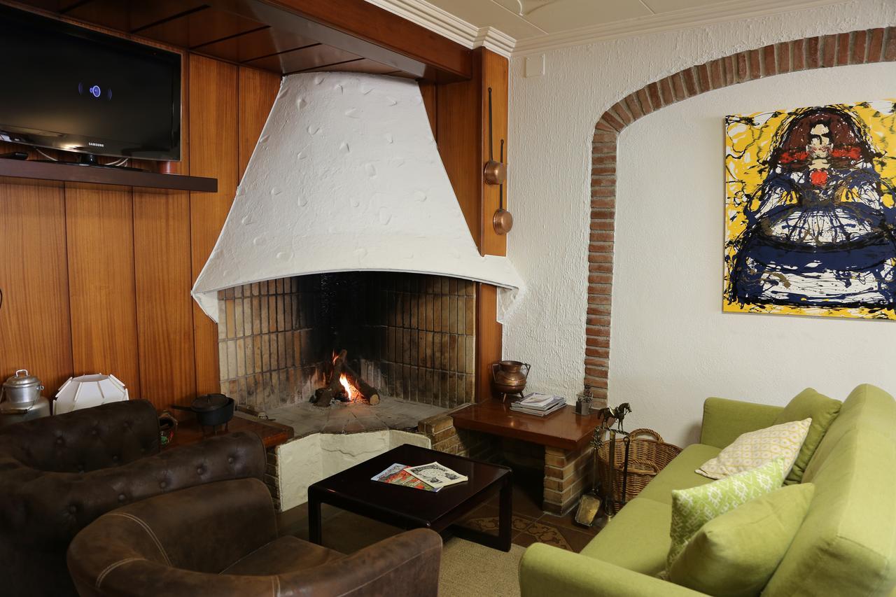 Hostal Torras 圣希拉里萨卡尔姆 外观 照片